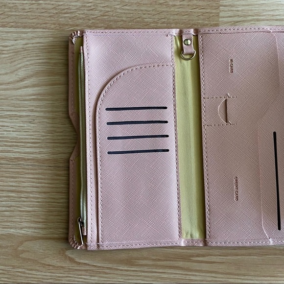 Zoppen Blush Pink Leather Travel Wallet - Picture 6 of 10